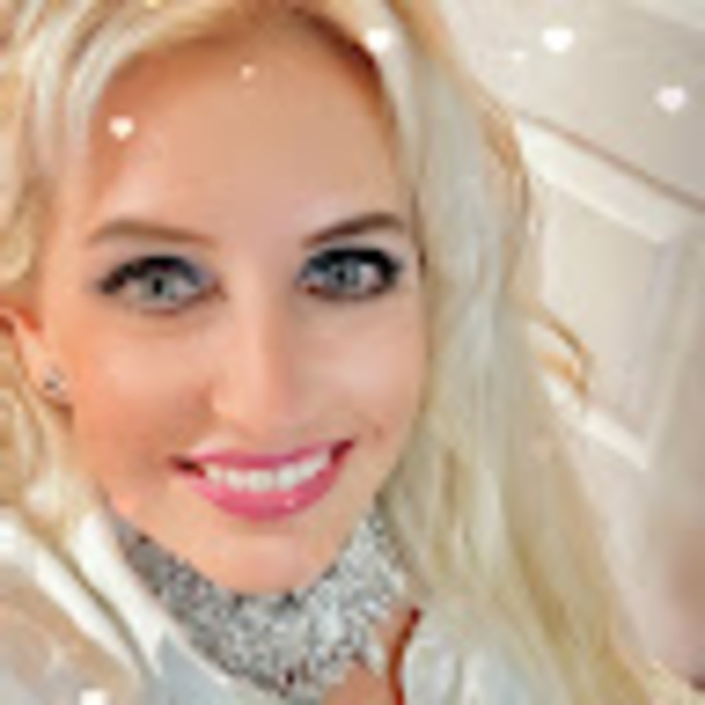 Meet your Posher, Suzanne